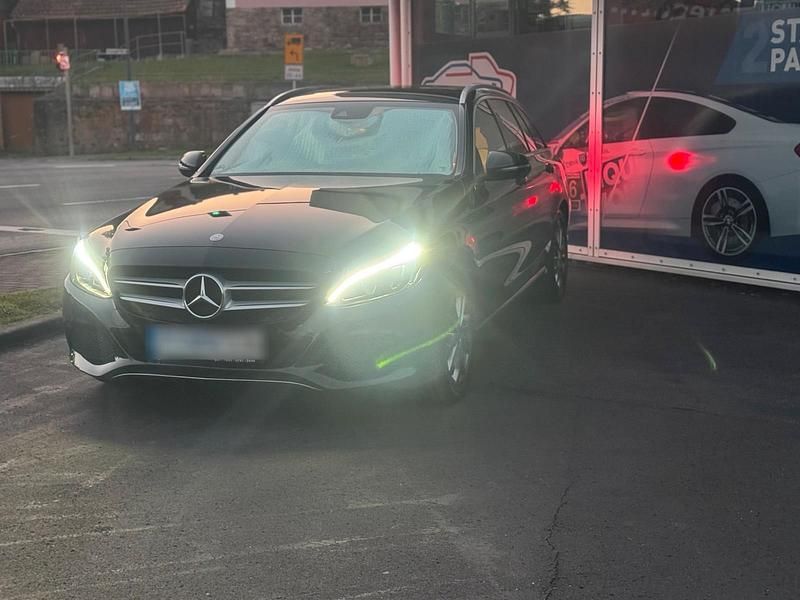 Schwarz Gebraucht 2016 Mercedes C220 Avantgarde Kombi | 15.500 € (Fairer Preis) - Bild 1/4