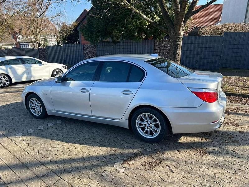 Gebraucht BMW 525 Lifestyle 218 PS (160 kW) 2010 Silber Kombi