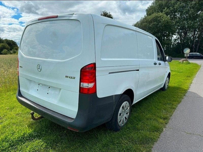Gebraucht Mercedes Vito 114 PS (83 kW) 2016 Weiß Van