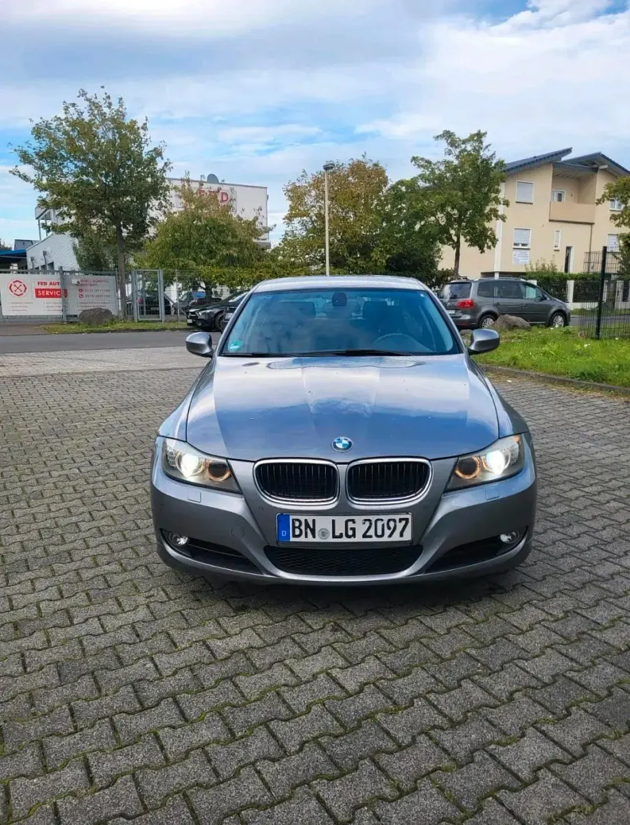 Brugt BMW 320 170 HK (125 kW) 2010 Grå Sedan