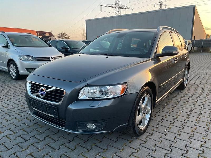 Gebraucht Volvo V50 Business Edition 150 PS (110 kW) 2012 Grau Kombi