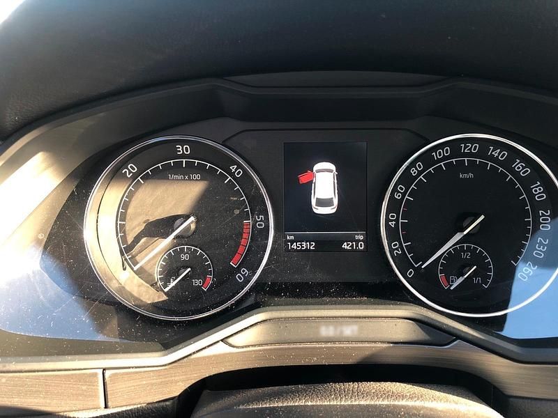 Gebraucht Skoda Superb 190 PS (139 kW) 2017 Grau Kombi