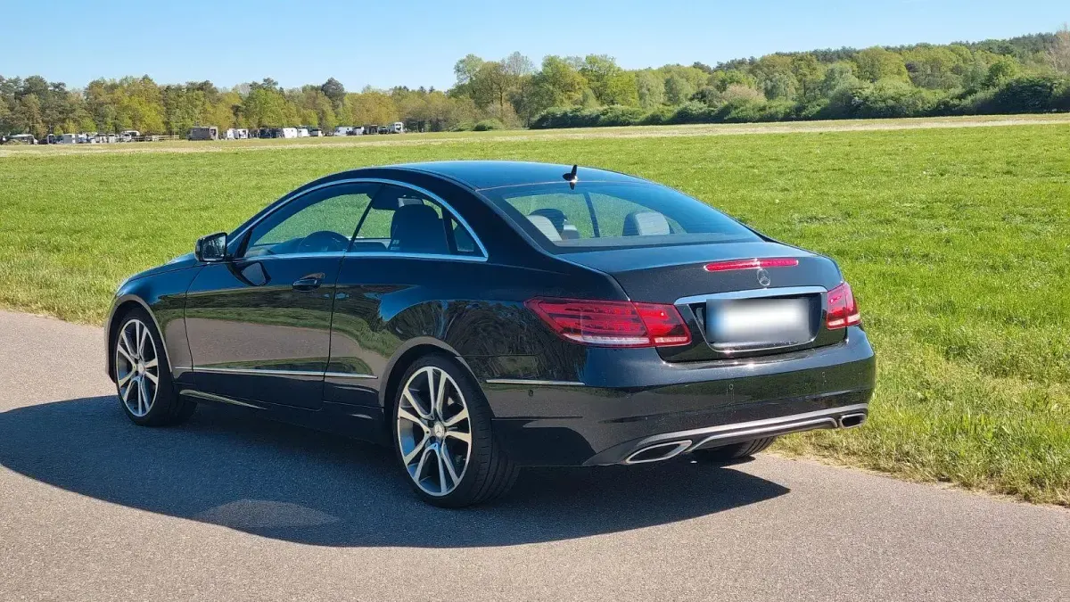 Gebraucht Mercedes E200 184 PS (135 kW) 2014 Schwarz Coupé