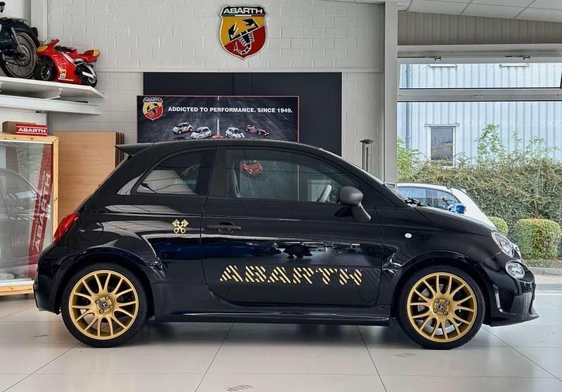 Second-hand Abarth 695 179 CP (131 kW) 2024 Negru Hatchback