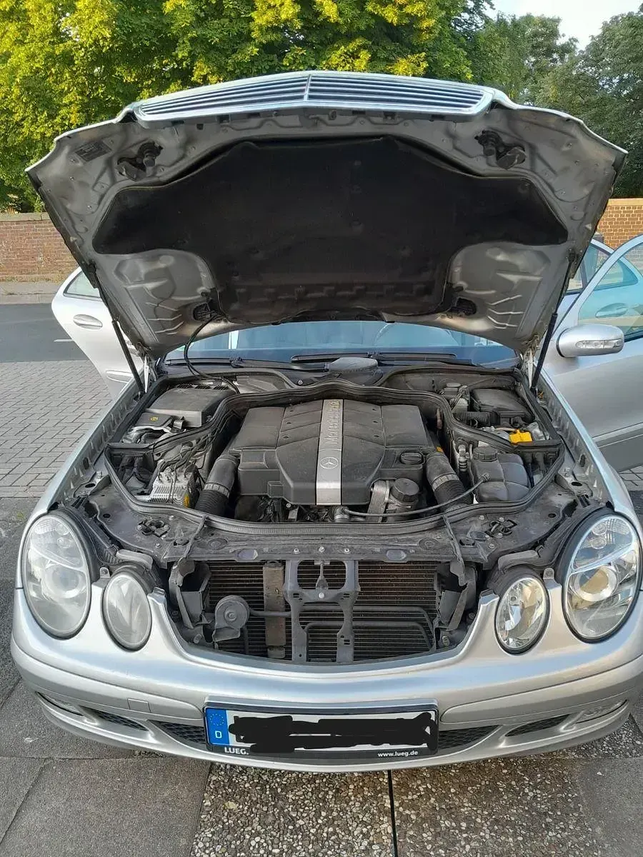 Gebraucht Mercedes E240 Classic 177 PS (130 kW) 2003 Silber Limousine