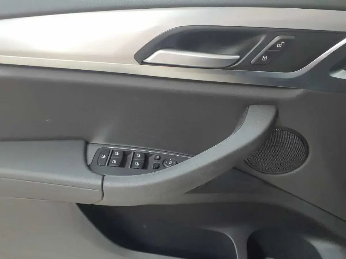 Gebraucht BMW X3 Performance 190 PS (139 kW) 2023 Sophistograu brillanteffekt metallic SUV