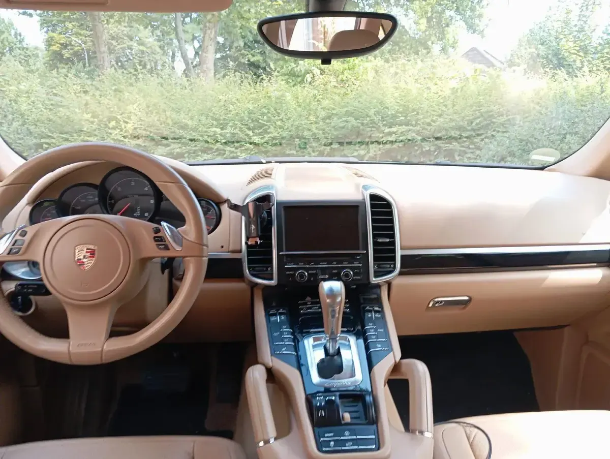 Gebraucht Porsche Cayenne 245 PS (180 kW) 2011 Silber SUV