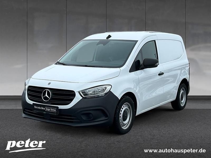 Arktikweiß Gebraucht 2023 Mercedes Citan 108 Van / Kleinbus | 18.802 € (Fairer Preis) - Bild 1/4