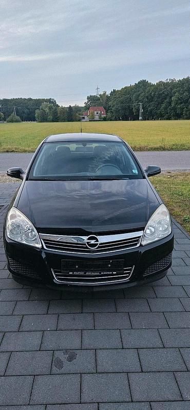 Schwarz Gebraucht 2007 Opel Astra Limousine | 700 € (Superpreis) - Bild 1/4