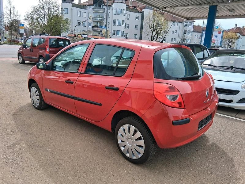 Gebraucht Renault Clio II 75 PS (55 kW) 2006 Rot Kleinwagen