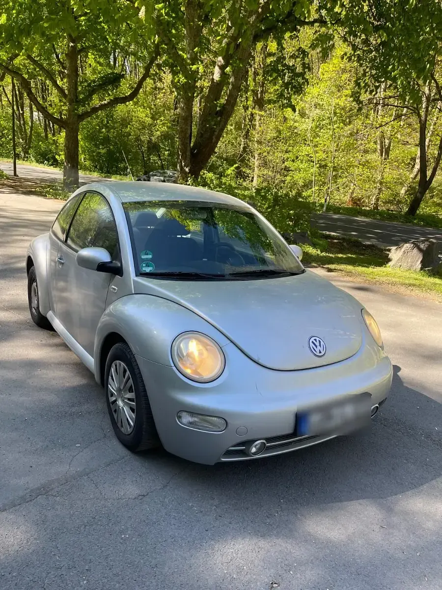 Gebraucht VW Beetle 105 PS (77 kW) 2002 Silber Kleinwagen