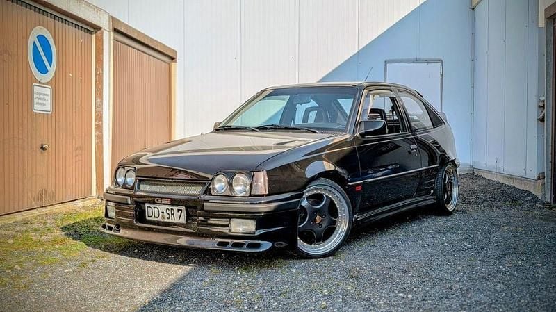 Gebraucht Opel Kadett 150 PS (110 kW) 1991 Schwarz Kleinwagen