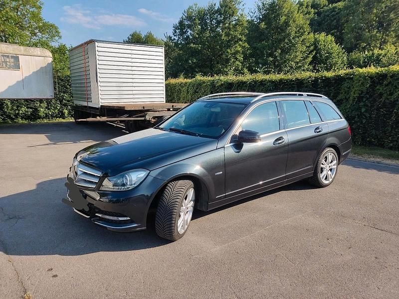 Schwarz Gebraucht 2011 Mercedes C300 Kombi | 13.500 € (Etwas zu teuer) - Bild 1/4