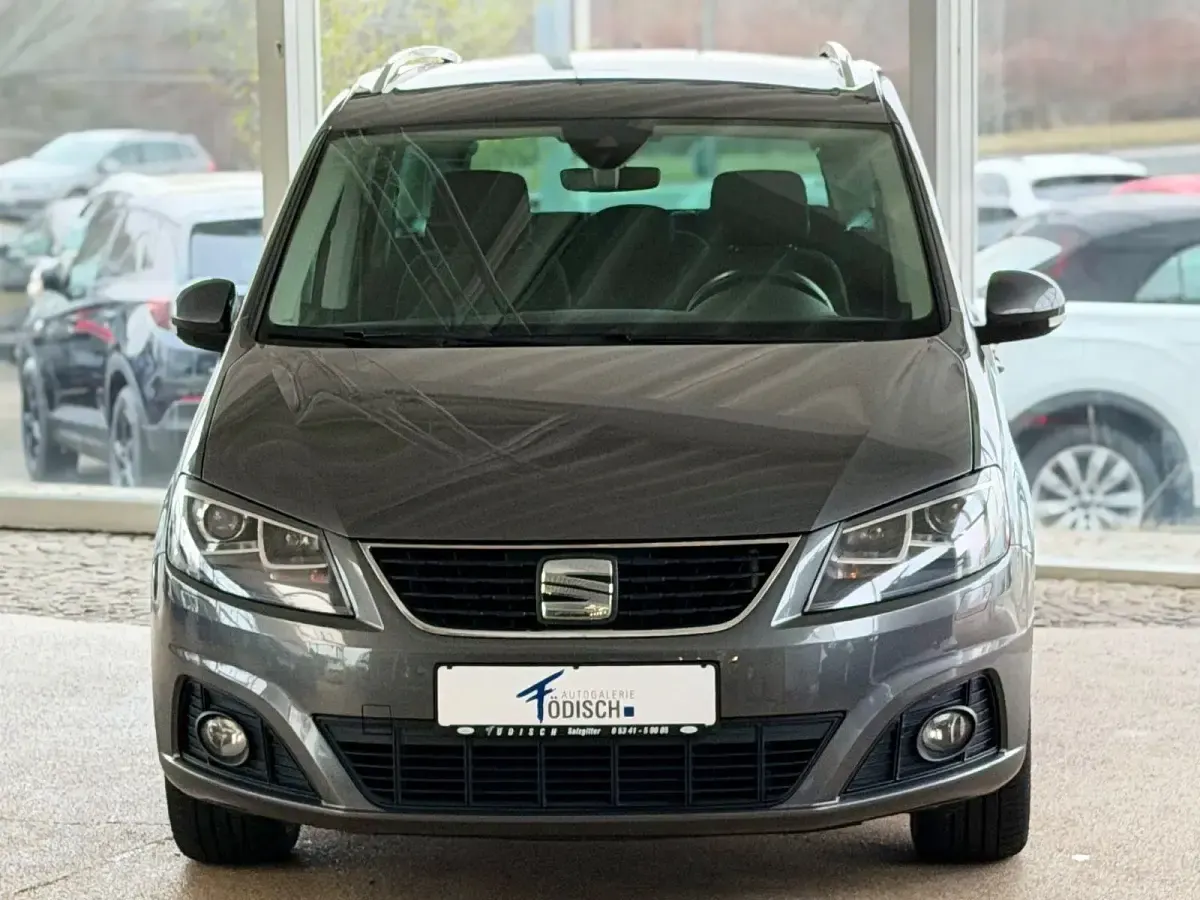 Gebraucht Seat Alhambra XCELLENCE 150 PS (110 kW) 2022 Grau Van / Kleinbus