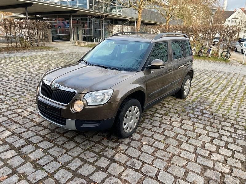 Gebraucht Skoda Yeti 105 PS (77 kW) 2011 Grau SUV
