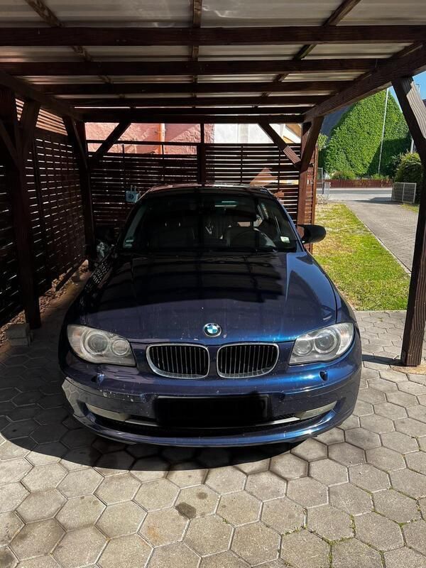 Blau Gebraucht 2010 BMW 120 M Sport Kleinwagen | 4.200 € (Guter Preis) - Bild 1/4
