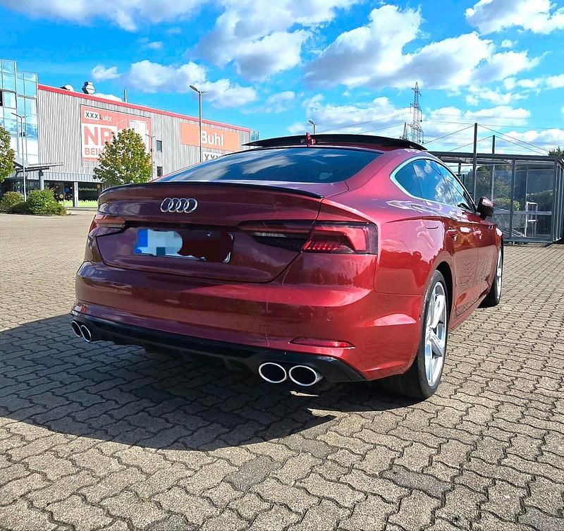 Gebraucht Audi A5 Sportback Design 218 PS (160 kW) 2017 Rot Kleinwagen
