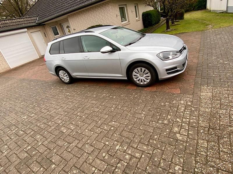 Gebraucht VW Golf VII 105 PS (77 kW) 2016 Silber Kombi