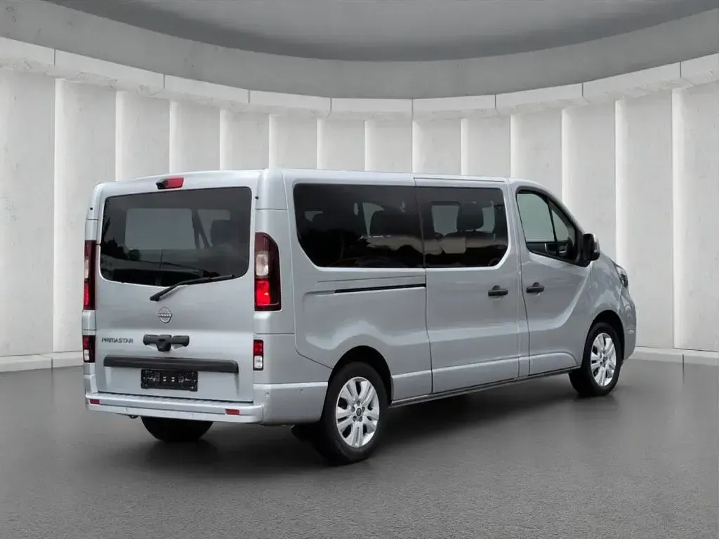 Gebraucht Nissan Primastar Tekna 170 PS (125 kW) 2025 Silber Van / Kleinbus