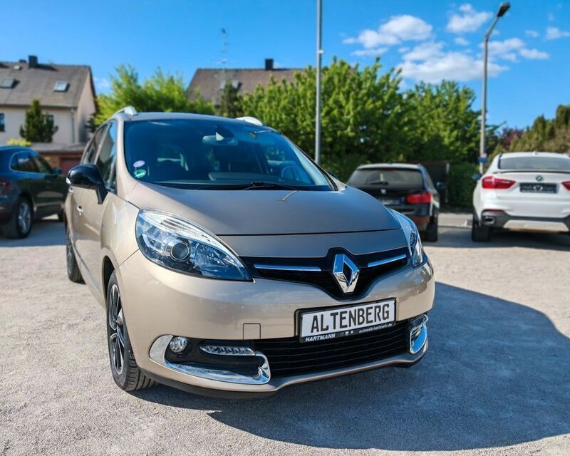 Beige Gebraucht 2014 Renault Scénic III Bose Edition Van / Kleinbus | 5.790 € (Fairer Preis) - Bild 1/4