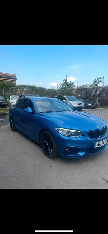 Blau Gebraucht 2017 BMW 220 M Sport Coupé | 18.500 € (Fairer Preis) - Bild 1/4