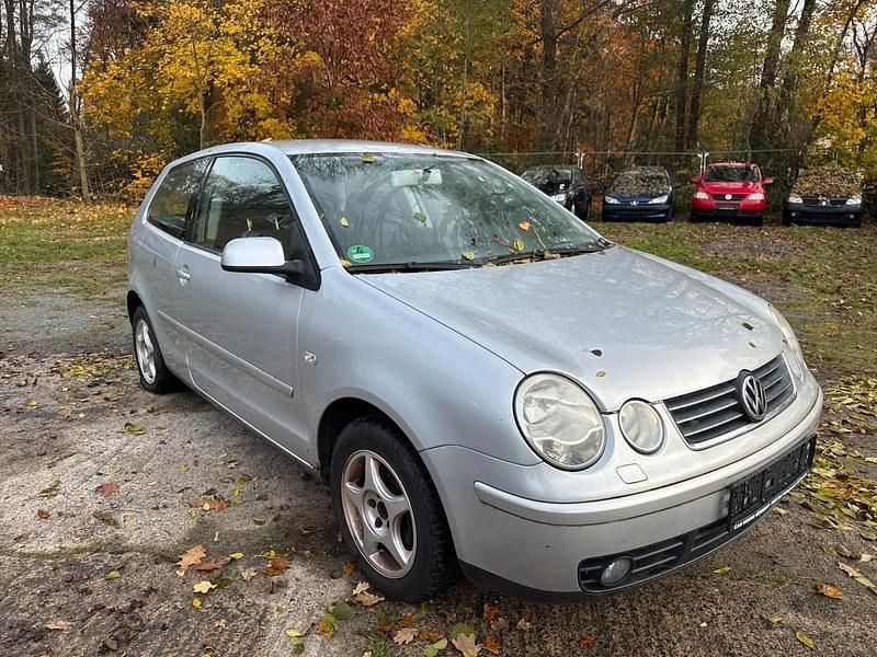 Gebraucht VW Polo Highline 75 PS (55 kW) 2005 Silber Kleinwagen