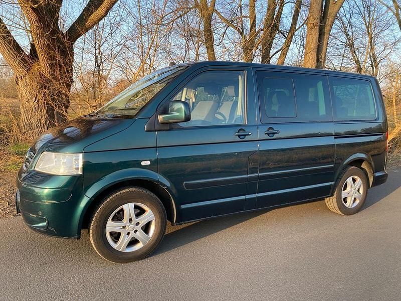 Grün Gebraucht 2002 VW Multivan Van / Kleinbus | 11.950 € - Bild 1/4