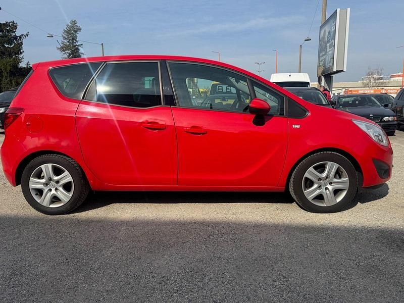 Gebraucht Opel Meriva Design Edition 101 PS (74 kW) 2011 Rot Van / Kleinbus