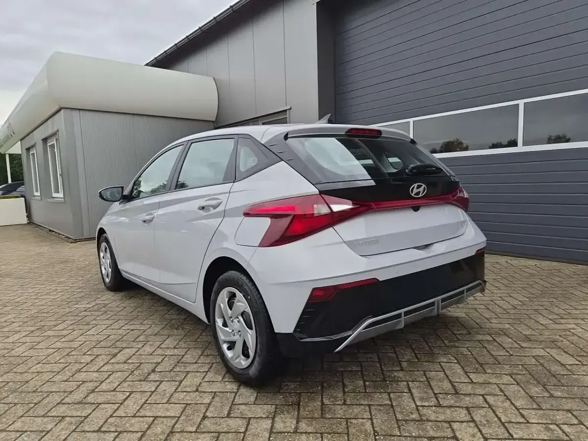 Neu Hyundai i20 90 PS (66 kW) 2026 Lumen grey Kleinwagen