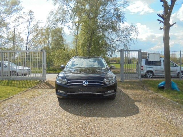 Gebraucht VW Passat Comfortline 150 PS (110 kW) 2017 Schwarz Kombi
