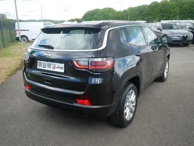 Gebraucht Jeep Compass Altitude 131 PS (96 kW) 2024 Schwarz SUV