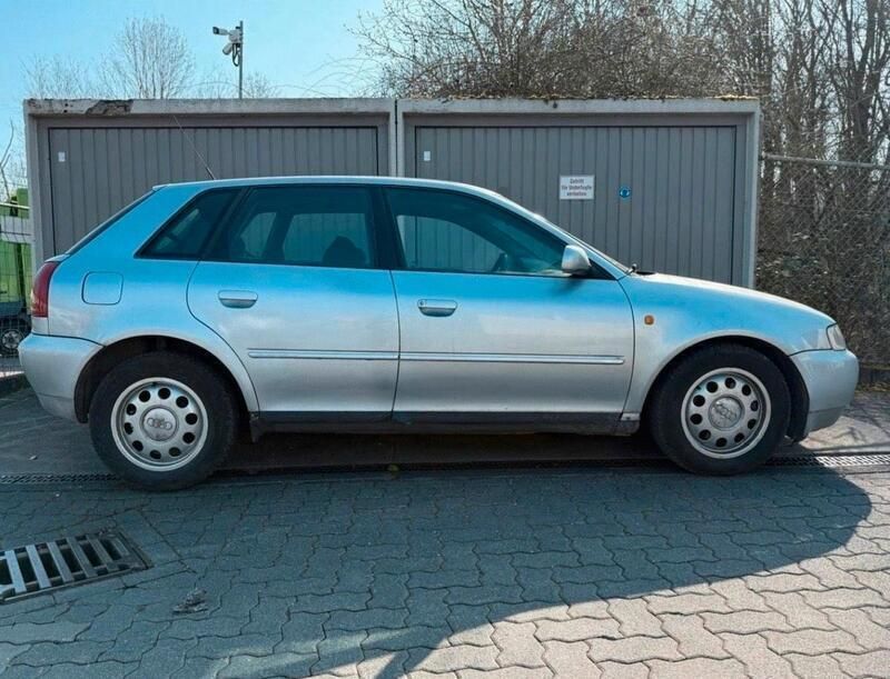 Silber Gebraucht 2000 Audi A3 Limousine | 1.350 € (Fairer Preis) - Bild 1/4