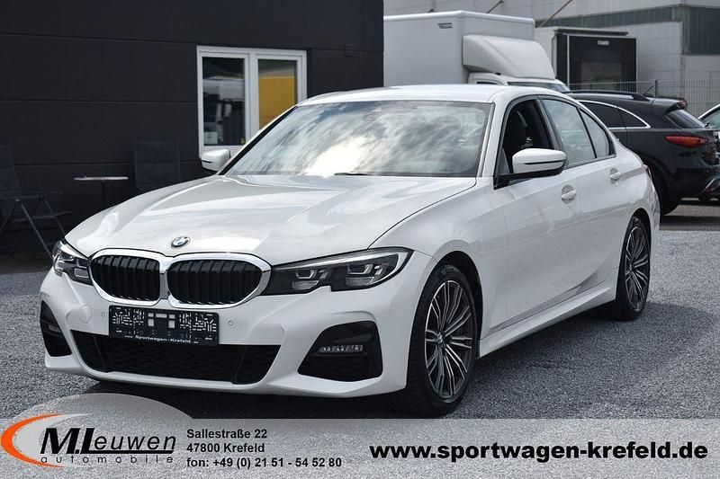 Weiß Gebraucht 2019 BMW 320 M Sport Limousine | 27.999 € (Guter Preis) - Bild 1/4