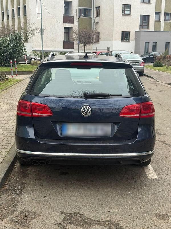 Gebraucht VW Passat Comfortline 140 PS (102 kW) 2012 Blau Kombi