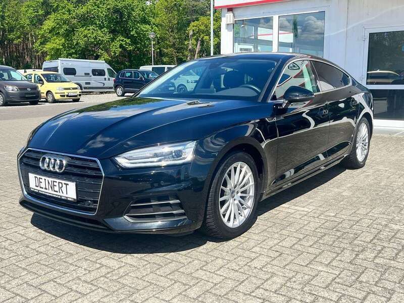 Brillantschwarz Gebraucht 2018 Audi A5 Sportback Sport Coupé | 25.749 € (Fairer Preis) - Bild 1/4