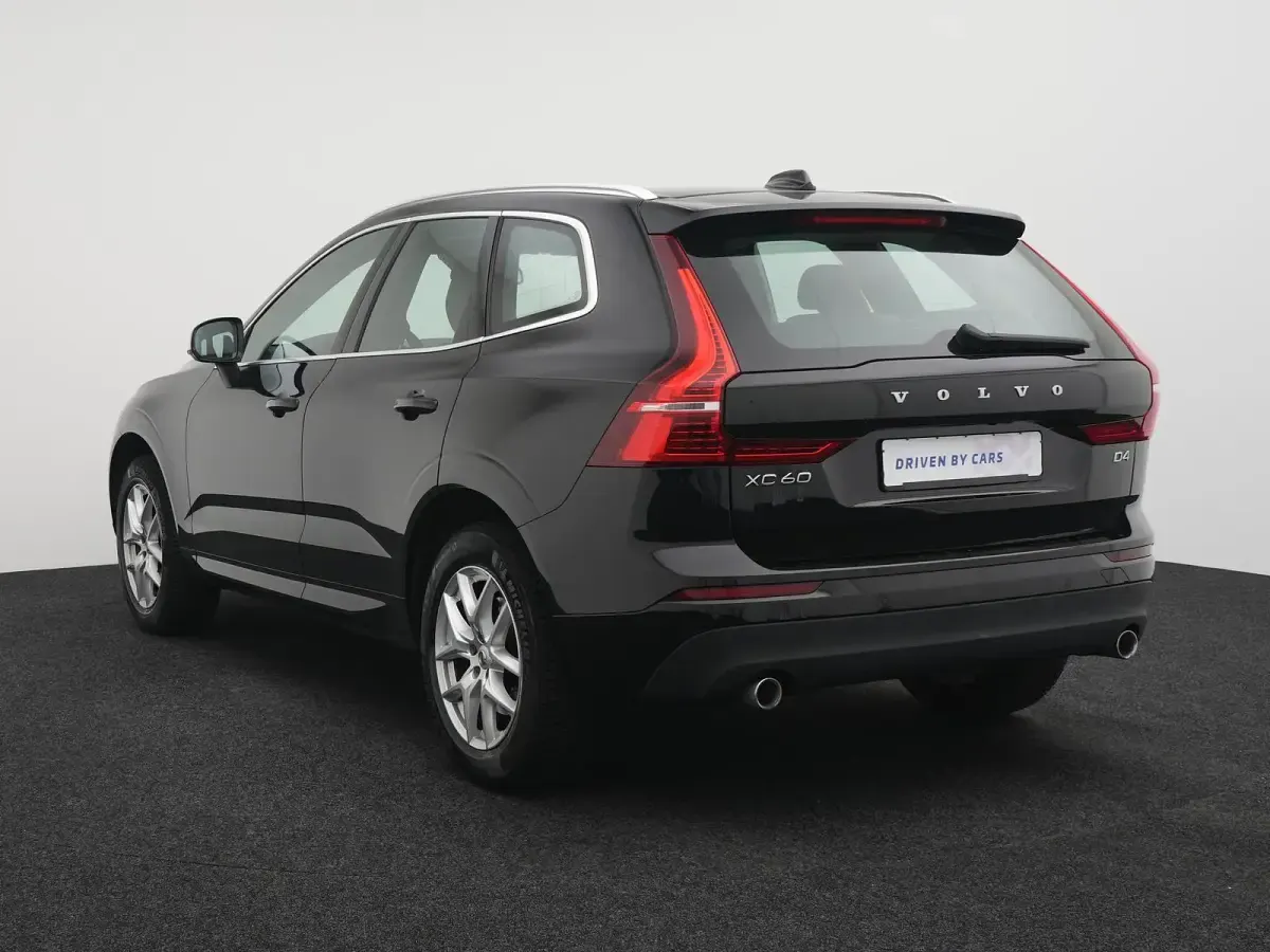 Gebraucht Volvo XC60 Momentum 190 PS (139 kW) 2019 Onyx black / metallic SUV