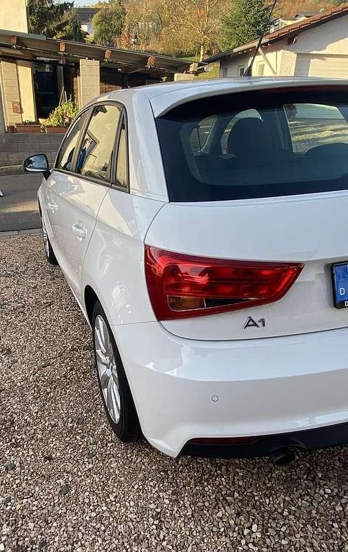 Gebraucht Audi A1 Basis 95 PS (69 kW) 2018 Weiß Kleinwagen