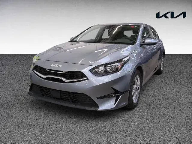 Gebraucht Kia Ceed Comfort 140 PS (102 kW) 2025 Lunarsilber Kleinwagen