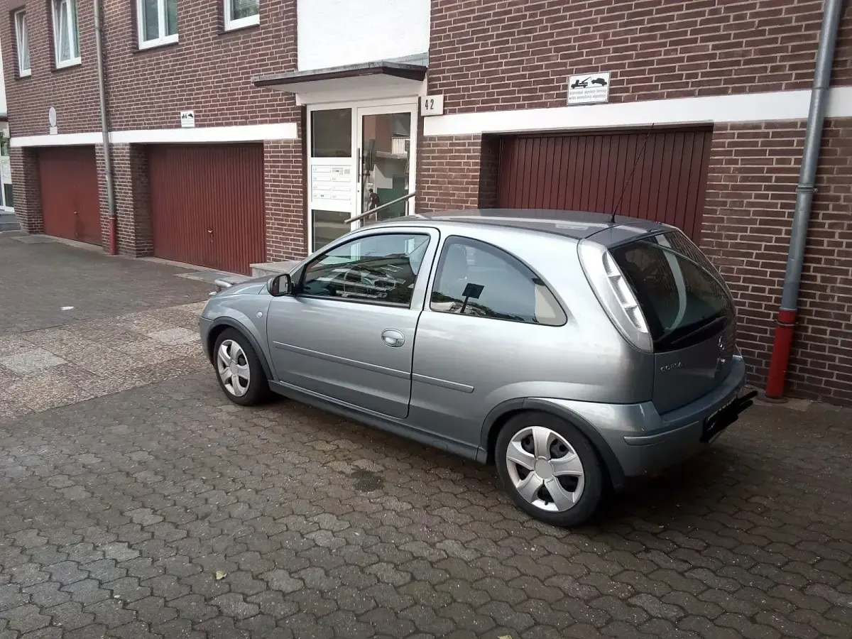 Gebraucht Opel Corsa 60 PS (44 kW) 2006 Silber Kleinwagen