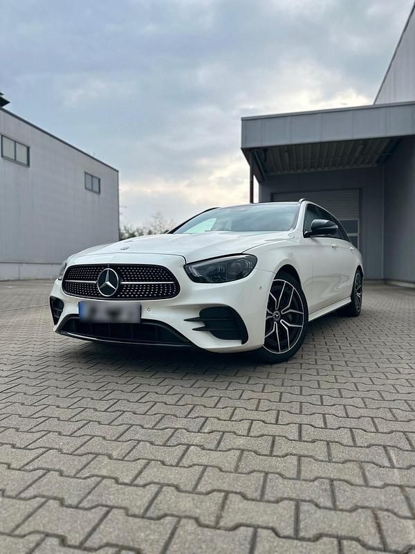 Gebraucht Mercedes E300 AMG 258 PS (189 kW) 2020 Weiß Kombi