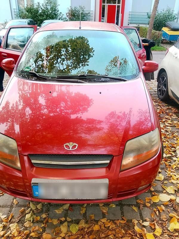 Rot Gebraucht 2003 Chevrolet Kalos Kleinwagen | 900 € - Bild 1/1