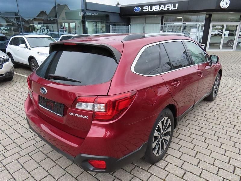 Gebraucht Subaru Outback Sport 175 PS (128 kW) 2017 Rot Kombi