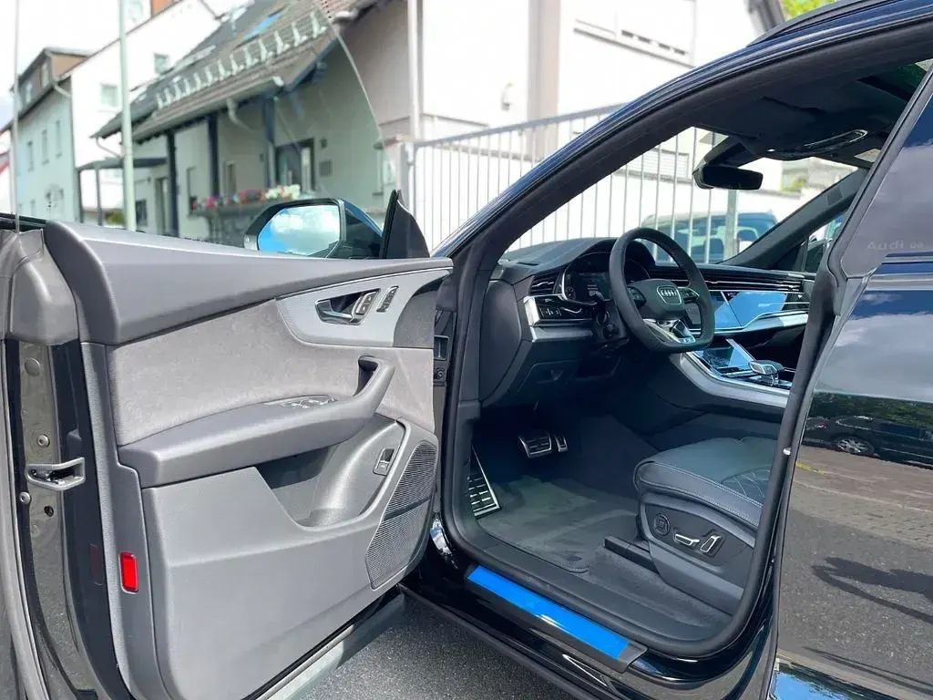 Neu Audi Q8 S-Line 286 PS (210 kW) 2026 Schwarz SUV