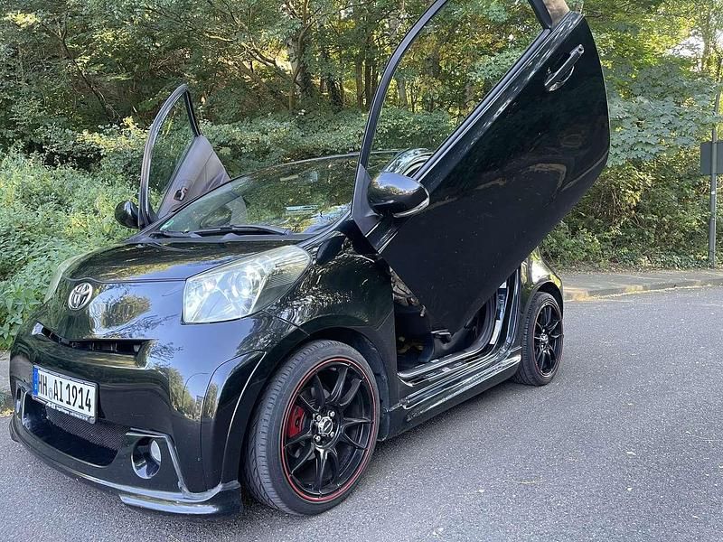 Schwarz Gebraucht 2009 Toyota iQ Kleinwagen | 6.950 € (Teuer) - Bild 1/4