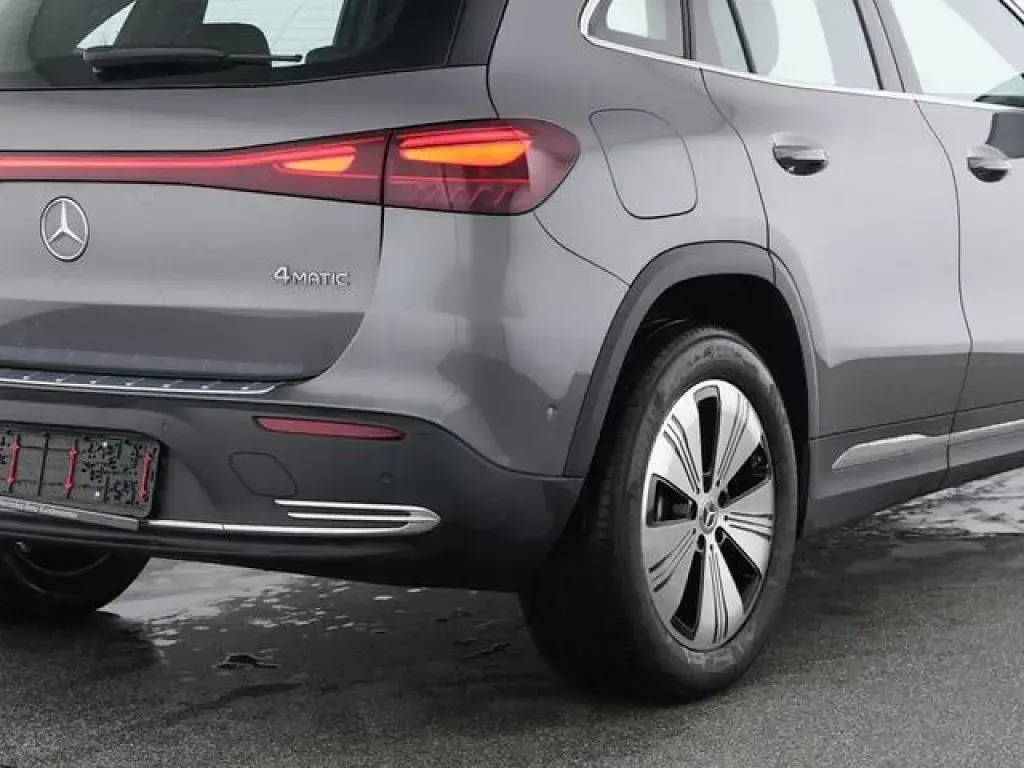 Gebraucht Mercedes EQA350 Progressive 214 kW (292 PS) 2025 Grau SUV