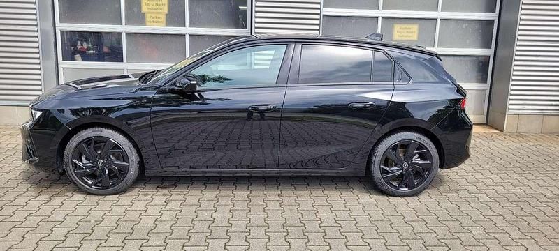 Gebraucht Opel Astra GS Line 131 PS (96 kW) 2022 Schwarz Limousine