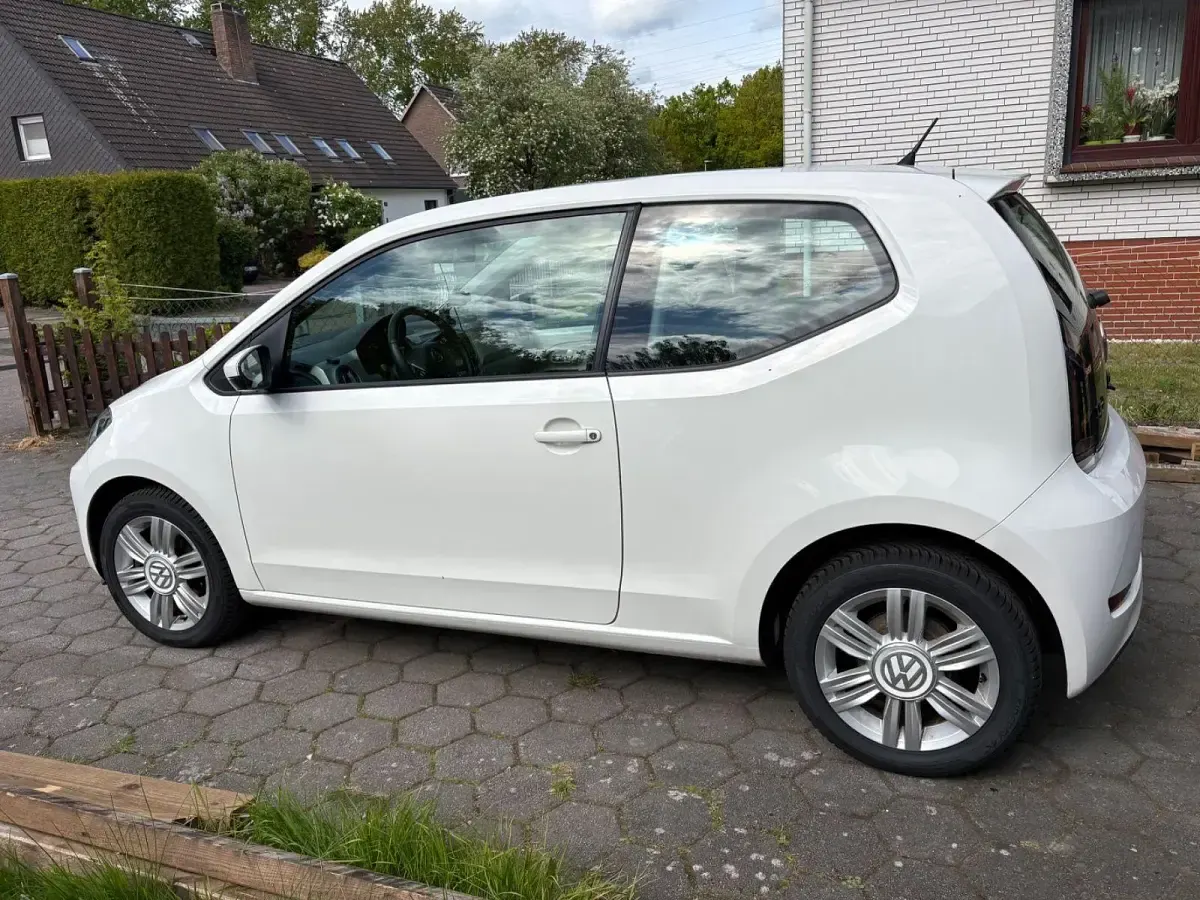 Usado VW up! high up! 90 CV (66 kW) 2018 Blanco Utilitario