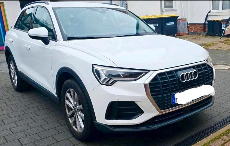 Weiß Gebraucht 2022 Audi Q3 SUV | 25.900 € (Superpreis) - Bild 1/4