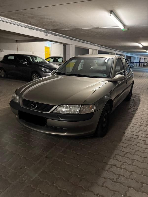 Gebraucht 1998 Opel Vectra Limousine | 1.199 € (Fairer Preis) - Bild 1/4