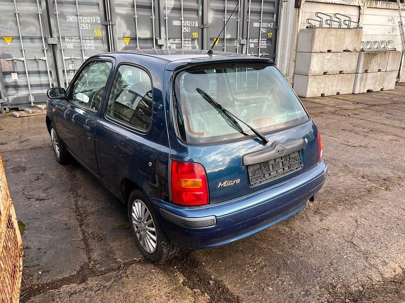 Gebraucht Nissan Micra 75 PS (55 kW) 2000 Blau Kleinwagen